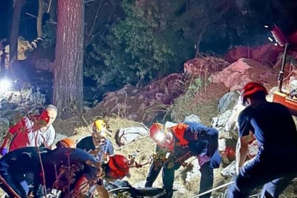 Virajda facia: 2 ölü, 4 yaralı