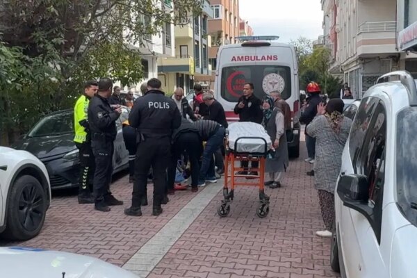 Avcılar’da yol verme tartışması. 3 kişiye aracıyla çarptı, 4 gözaltı var