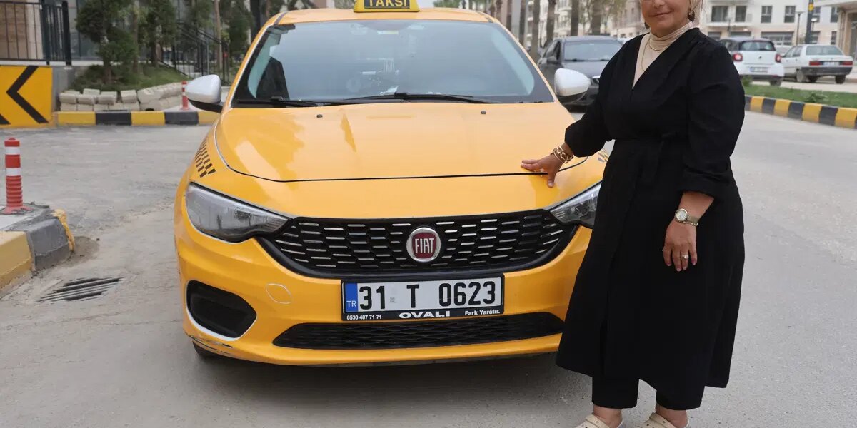 Ağabeyinin emanetine sahip çıkan kadın, kentte taksicilik yapıyor