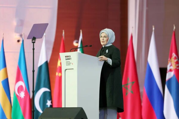 Emine Erdoğan: Türkiye olarak çocuklara fayda sağlayacak işbirliklerine her zaman hazırız
