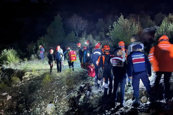 Eğitim için Isparta’ya ekip kanyonda kayboldu: 1 ölü, 13 kayıp