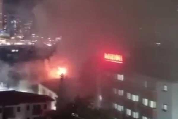 Kartal’da hastanenin çatısındaki yangın söndürüldü. İstanbul Valiliği’nden açıklama