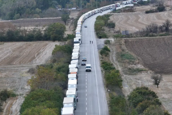 Hamzabeyli Sınır Kapısı’nda 27 kilometrelik TIR kuyruğu