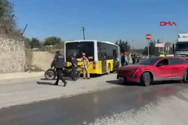 İETT otobüsü duvara çarptı! 100 metre sürüklendi, 4 yaralı – Haber Hürriyeti