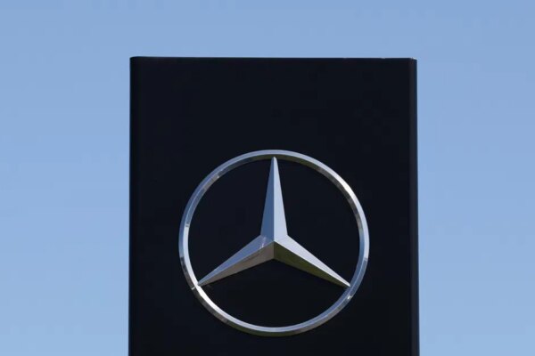 Alman otomotivinde kriz. Mercedes hedeflerini düşürdü