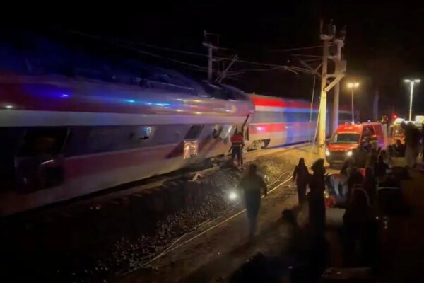 İspanya’da iki yüksek hızlı tren çarpıştı. En az 10 kişi hayatını kaybetti