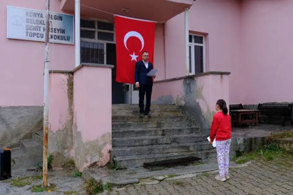 Tek öğrencisi olan okulda tören: “İşte Cumhuriyet tam olarak budur”