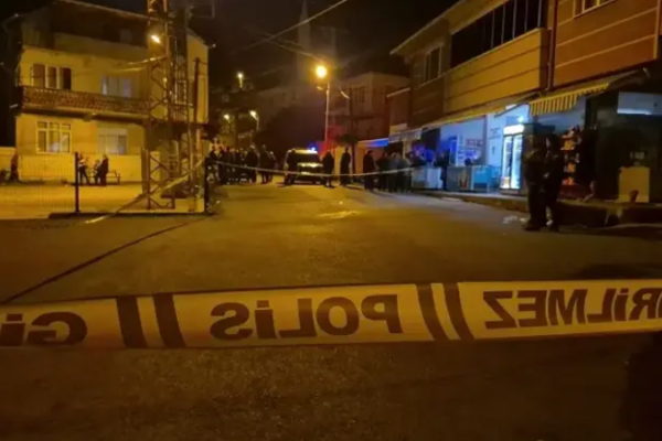 Kadına şiddete sessiz kalmadı, başından vuruldu! Durumu ağır – Haber Hürriyeti