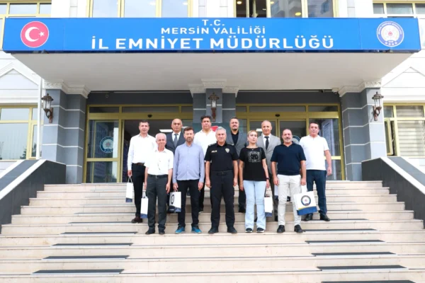 Mersin’de Görevlerini Şerefle Tamamlayan 10 Emniyet Mensubu Emekli Oldu