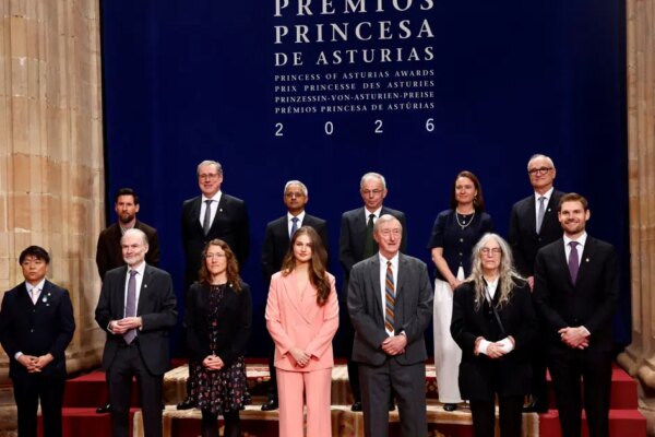 Lionel Messi yine tarihe geçti. Asturias Prensesi Ödülü’nü alan ilk futbolcu oldu