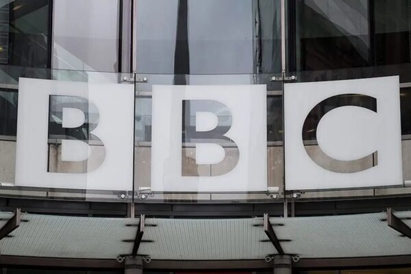 BBC’nin tasarruf plan. Bazı kanal ve radyolar kapatılacak, işten çıkarmalar olacak