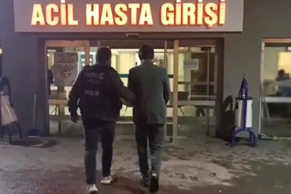 Mide ve bağırsaklarından 750 gram uyuşturucu çıktı